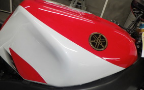 YAMAHA YZF-R7 2000
