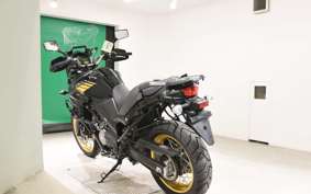 SUZUKI Vｽﾄﾛｰﾑ650XTA 2021 C733A