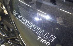 TRIUMPH BONNEVILLE T100 2022