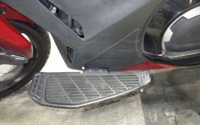 HONDA NM4 VULTUS -02 2017 RC82