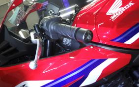 HONDA CB650R E-Clutch 2026 RH17