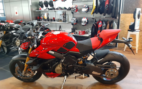 DUCATI STREET FIGHTER V4S 2024 4F00