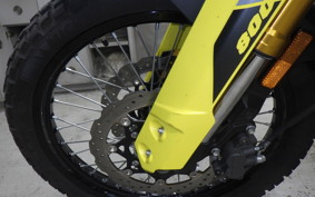 SUZUKI Vストローム800DE EM1BA
