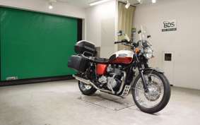 TRIUMPH BONNEVILLE T100 2013