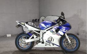 YAMAHA YZF-R6 2001 RJ036
