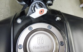 HUSQVARNA SVARTPILEN 401 2021
