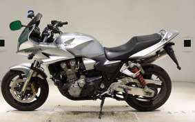 HONDA CB1300SB SUPER BOLDOR A 2006 SC54