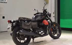 MOTO GUZZI V7 CARBON 2019