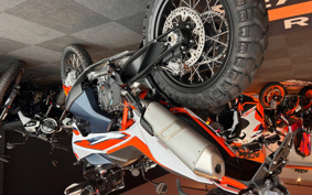KTM 890 ADVENTURE	 R TR640