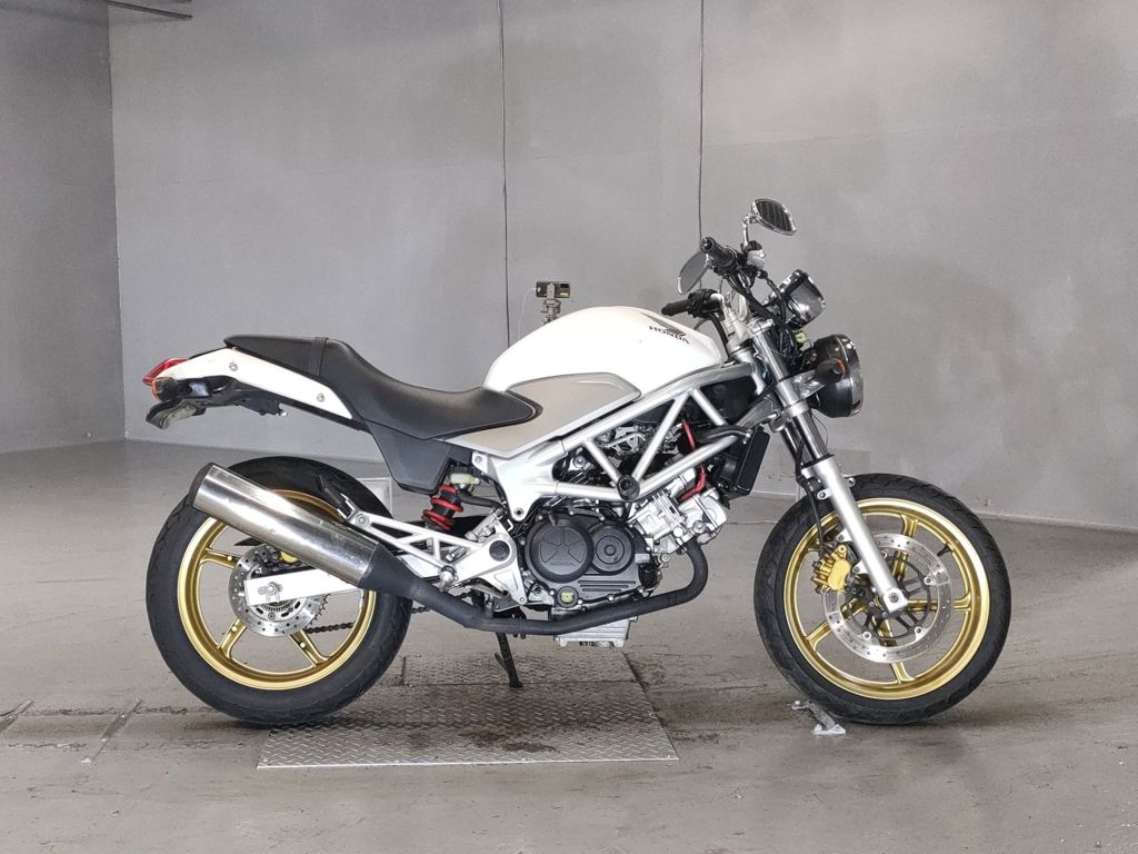 Фото Honda VTR 250 2011 с японского аукциона