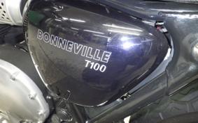 TRIUMPH BONNEVILLE T100 2018