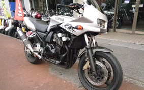 YAMAHA FZ400 1997 4YR