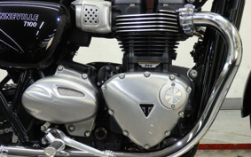 TRIUMPH BONNEVILLE T100 2017 DAD70G