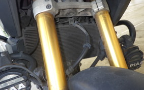 SUZUKI DL1000 ( V-Strom 1000 ) A