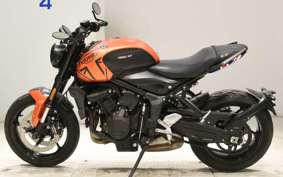 TRIUMPH TRIDENT 660 2023