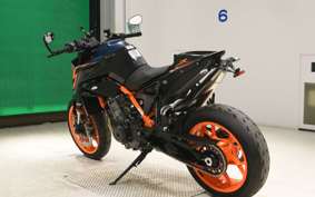 KTM 890 DUKE R 2023