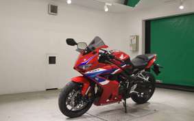 HONDA CBR650R E-Clutch 2025 RH17