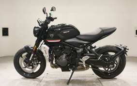 TRIUMPH TRIDENT 660 2025