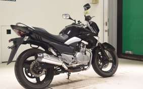 SUZUKI GSR250 2016