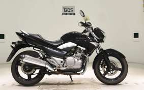SUZUKI GSR250 2016