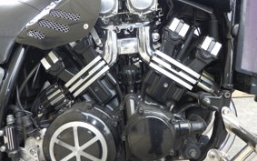 YAMAHA VMAX 2000