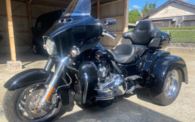 HARLEY FLHTCUTG TRI GLI 2017 MAD