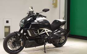 DUCATI DIAVEL AMG 2012