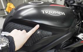 TRIUMPH STREET TRIPLE RS 2019