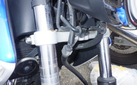 SUZUKI GSR250