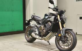 HONDA CB650R E-Clutch 2025 RH17
