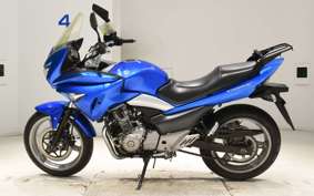 SUZUKI GSR250S