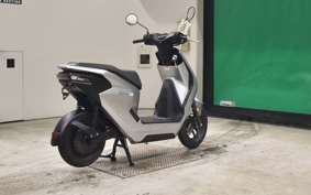 HONDA EM1 e: 2010 EF16