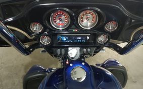 HARLEY FLHXSE1800CVO 2010 PZ8