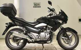 SUZUKI GSR250S 2023