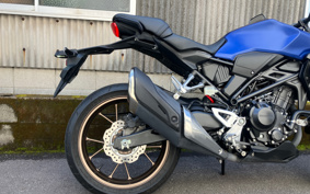HONDA CB250R MC52
