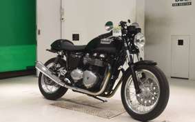 TRIUMPH THRUXTON 900