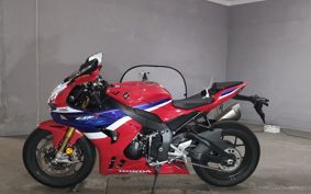 HONDA CBR1000RR R 2025 SC82