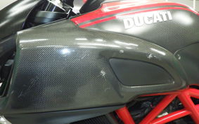 DUCATI DIAVEL Carbon 2011