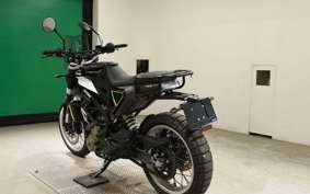HUSQVARNA SVARTPILEN 401 2019