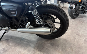 TRIUMPH STREET TWIN 2023 DAD74G