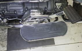 TRIUMPH ROCKET III CLASSIC