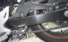 SUZUKI GSR750 2015