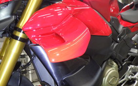 DUCATI STREETFIGHTER V4 S 2025