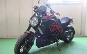 DUCATI DIAVEL 1260 2011