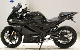 YAMAHA YZF-R3 2024