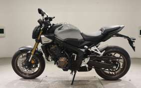 HONDA CB650R E-Clutch 2025 RH17