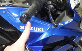 SUZUKI GSX-8R 2024 EM1AA