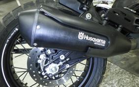 HUSQVARNA SVARTPILEN 401 2023