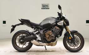 HONDA CB650R E-Clutch 2024 RH17