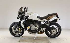 MV AGUSTA BRUTALE 675 2015